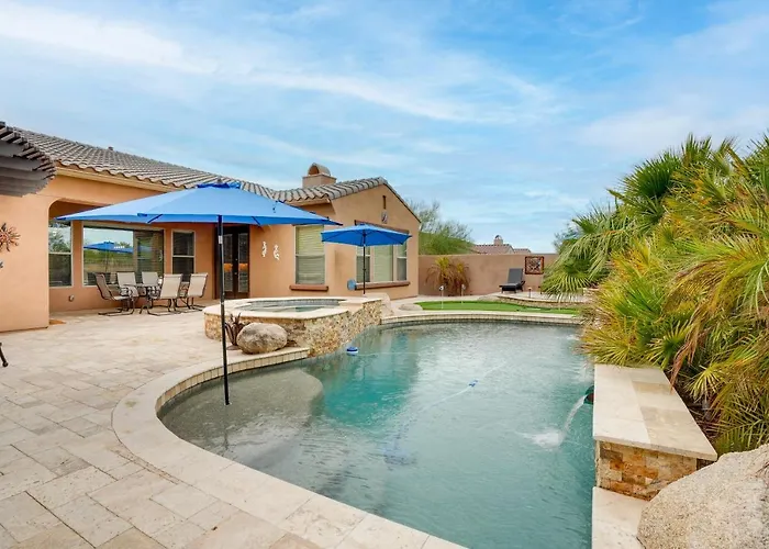Pool, Hot Tub & Putting Green: Estrella Mtn 4br Holiday home *
