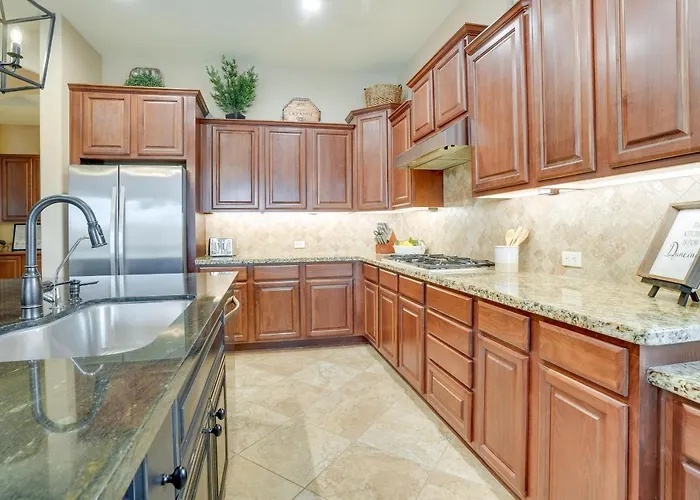Pool, Hot Tub & Putting Green: Estrella Mtn 4br Holiday home