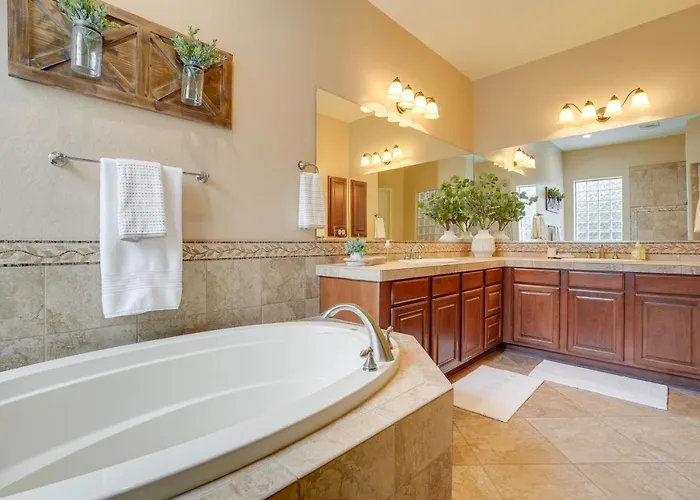 Pool, Hot Tub & Putting Green: Estrella Mtn 4br Holiday home *