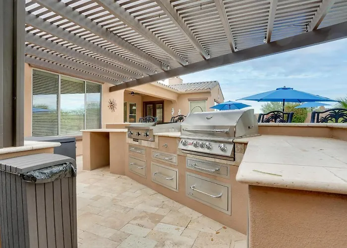 Holiday home Pool, Hot Tub & Putting Green: Estrella Mtn 4br *
