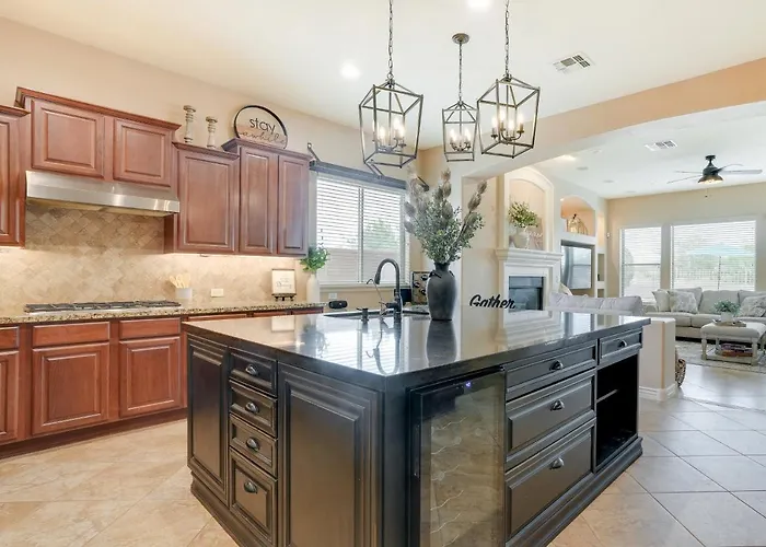Holiday home Pool, Hot Tub & Putting Green: Estrella Mtn 4br *