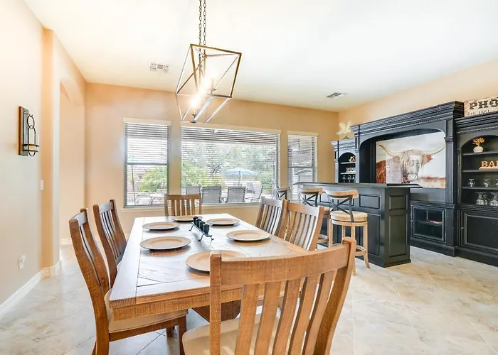Pool, Hot Tub & Putting Green: Estrella Mtn 4br