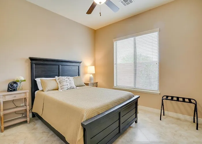 Holiday home Pool, Hot Tub & Putting Green: Estrella Mtn 4br *
