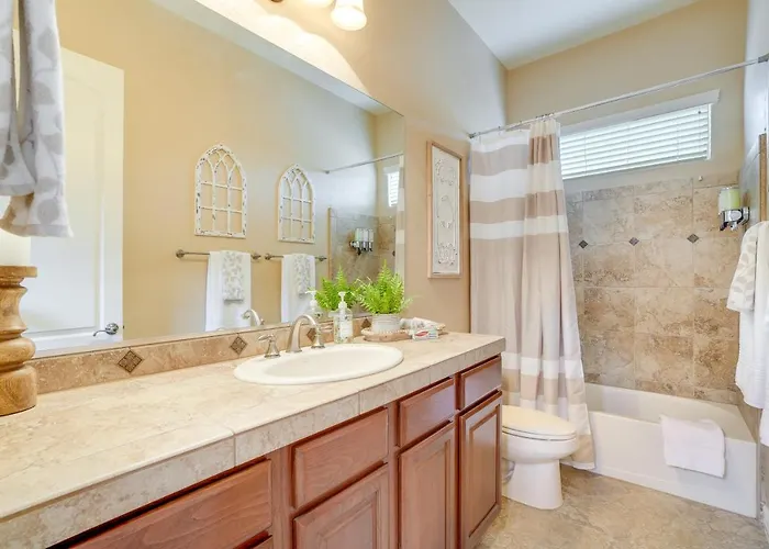 Pool, Hot Tub & Putting Green: Estrella Mtn 4br Holiday home Liberty